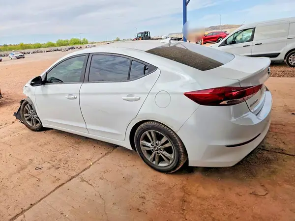 5NPD84LF2HH009329 2017 HYUNDAI ELANTRA - Image 2