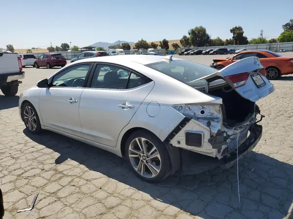 5NPD84LF2HH009878 2017 HYUNDAI ELANTRA - Image 2