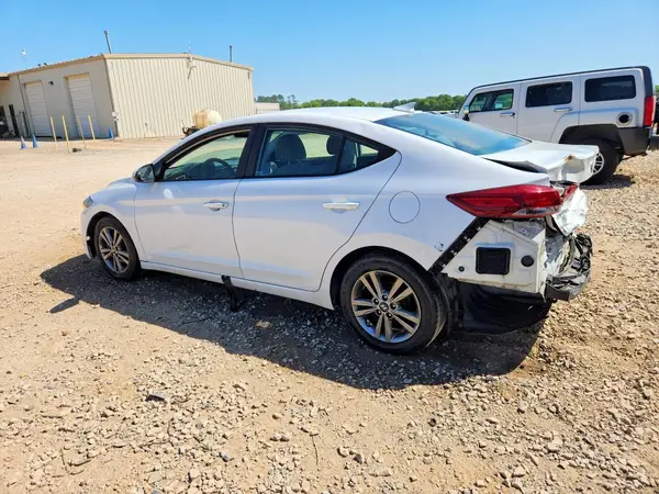 5NPD84LF2HH011128 2017 HYUNDAI ELANTRA - Image 2