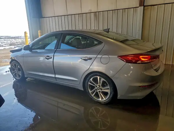 5NPD84LF2HH020735 2017 HYUNDAI ELANTRA - Image 2