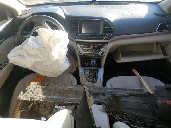 5NPD84LF2HH022758 2017 HYUNDAI ELANTRA - Image 8