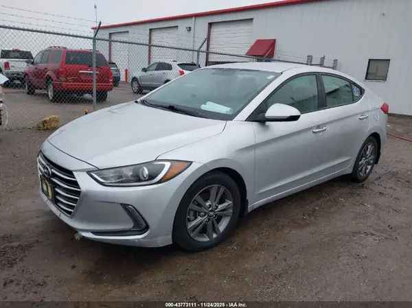 5NPD84LF2HH025286 2017 HYUNDAI ELANTRA - Image 2