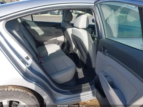 5NPD84LF2HH027409 2017 HYUNDAI ELANTRA - Image 8