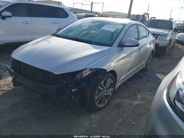 5NPD84LF2HH028818 2017 HYUNDAI ELANTRA - Image 2