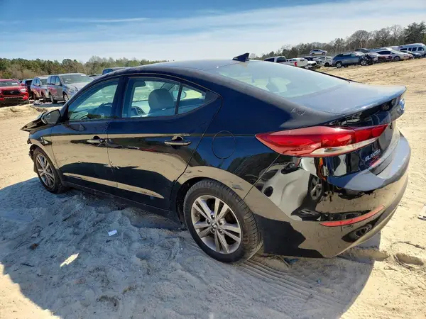5NPD84LF2HH038426 2017 HYUNDAI ELANTRA - Image 2