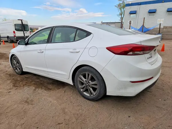 5NPD84LF2HH039138 2017 HYUNDAI ELANTRA - Image 2