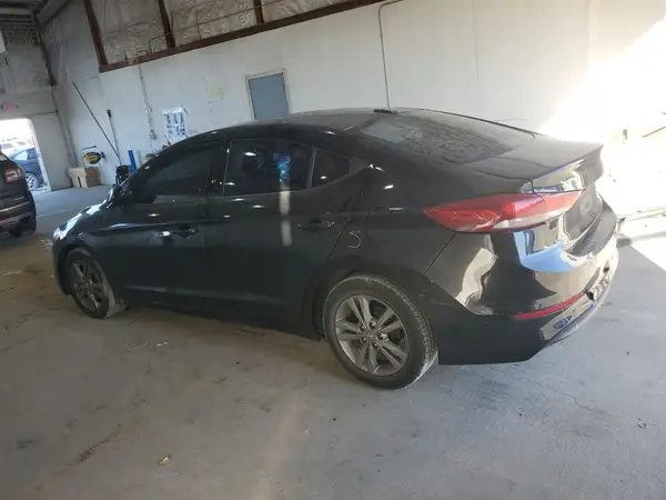 5NPD84LF2HH040502 2017 HYUNDAI ELANTRA - Image 2