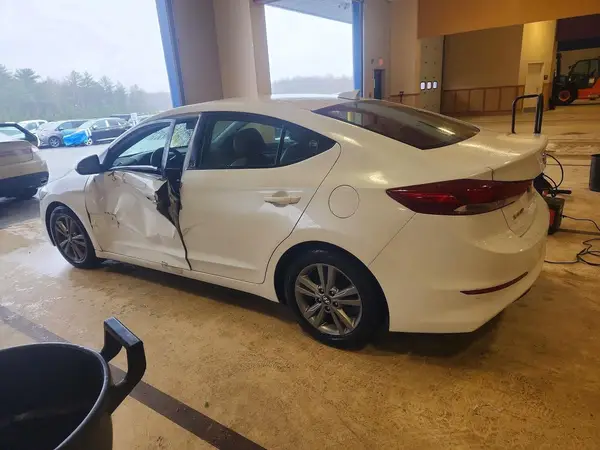 5NPD84LF2HH043531 2017 HYUNDAI ELANTRA - Image 2
