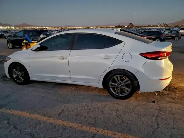 5NPD84LF2HH044887 2017 HYUNDAI ELANTRA - Image 2