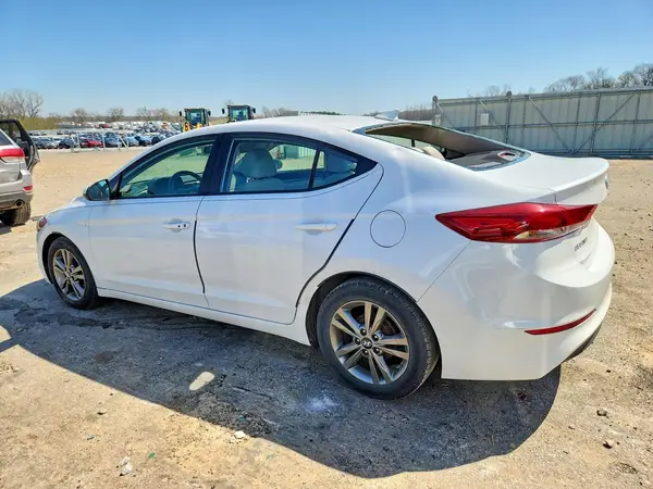 5NPD84LF2HH045442 2017 HYUNDAI ELANTRA - Image 2
