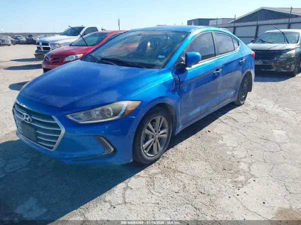 5NPD84LF2HH045845 2017 HYUNDAI ELANTRA - Image 2