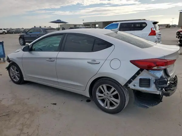 5NPD84LF2HH047482 2017 HYUNDAI ELANTRA - Image 2