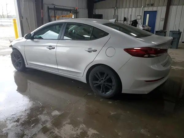 5NPD84LF2HH050088 2017 HYUNDAI ELANTRA - Image 2