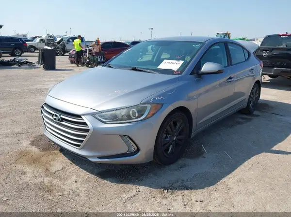 5NPD84LF2HH056697 2017 HYUNDAI ELANTRA - Image 2
