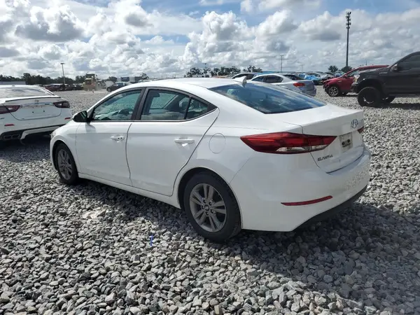 5NPD84LF2HH060071 2017 HYUNDAI ELANTRA - Image 2