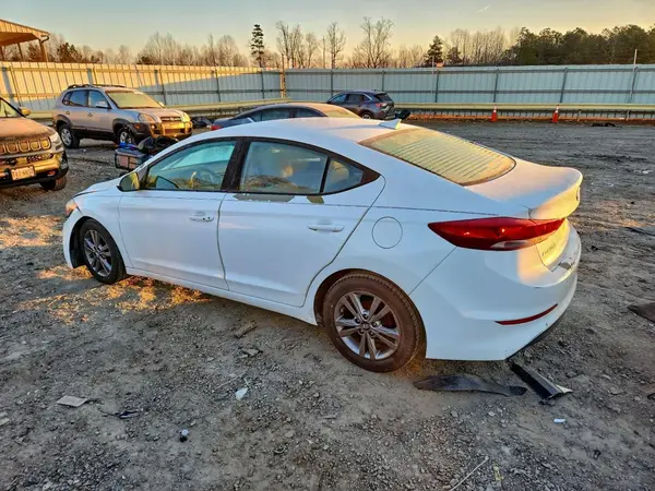 5NPD84LF2HH060443 2017 HYUNDAI ELANTRA - Image 2