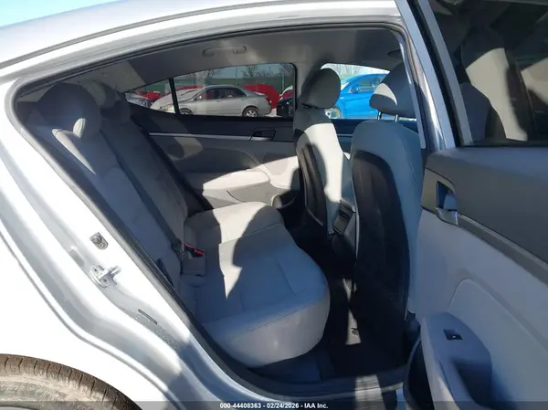 5NPD84LF2HH065061 2017 HYUNDAI ELANTRA - Image 8