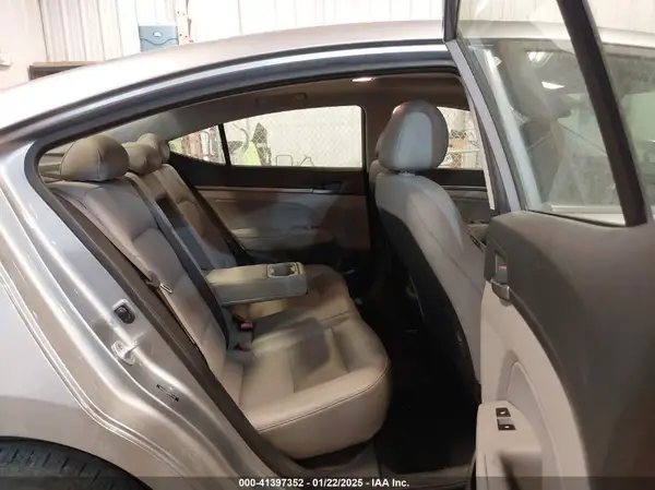 5NPD84LF2HH065156 2017 HYUNDAI ELANTRA - Image 8
