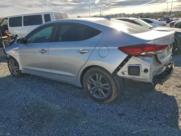 5NPD84LF2HH065710 2017 HYUNDAI ELANTRA - Image 2