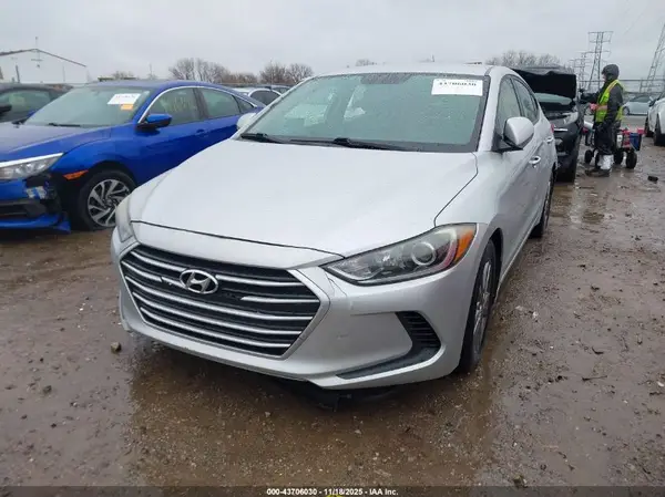 5NPD84LF2HH066923 2017 HYUNDAI ELANTRA - Image 2
