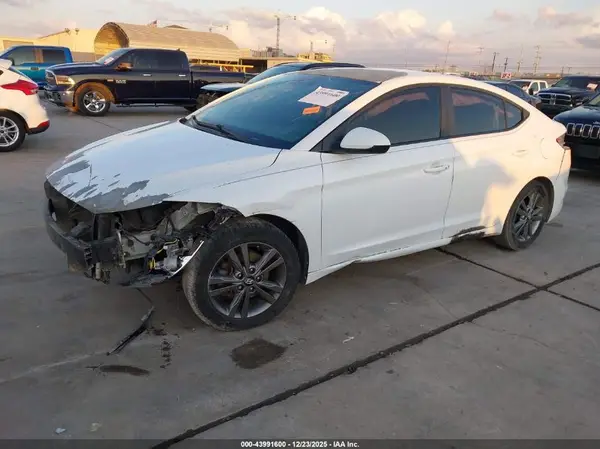 5NPD84LF2HH068509 2017 HYUNDAI ELANTRA - Image 2