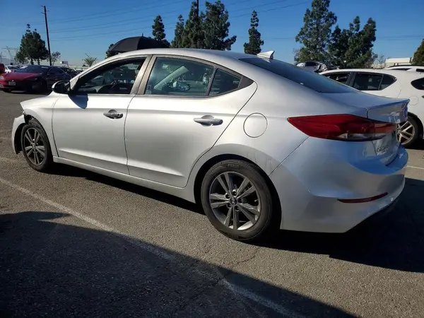 5NPD84LF2HH073824 2017 HYUNDAI ELANTRA - Image 2
