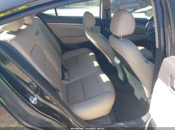 5NPD84LF2HH075315 2017 HYUNDAI ELANTRA - Image 8