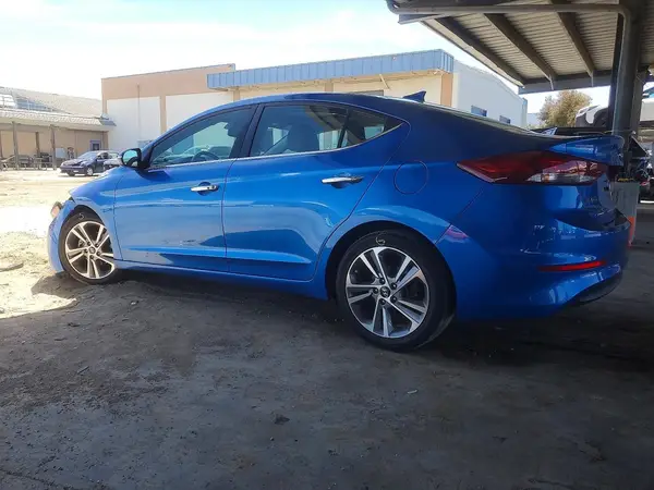 5NPD84LF2HH080255 2017 HYUNDAI ELANTRA - Image 2