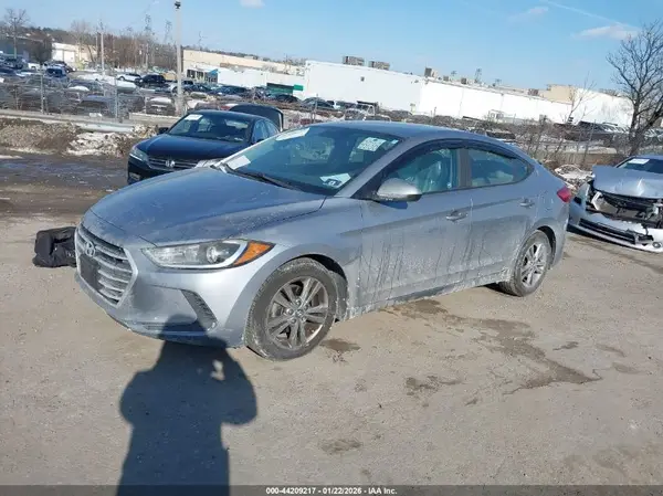 5NPD84LF2HH099548 2017 HYUNDAI ELANTRA - Image 2