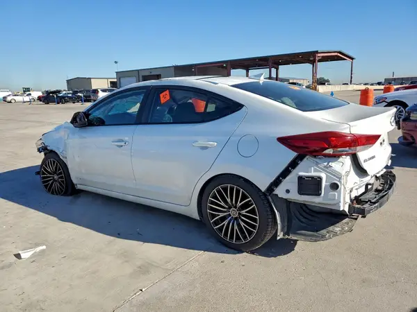 5NPD84LF2HH104697 2017 HYUNDAI ELANTRA - Image 2