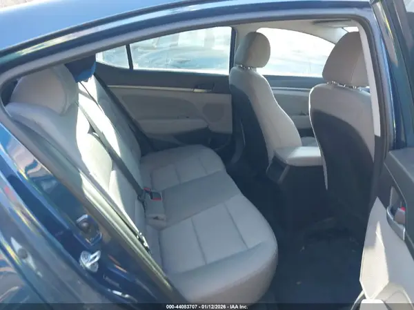 5NPD84LF2HH105882 2017 HYUNDAI ELANTRA - Image 8