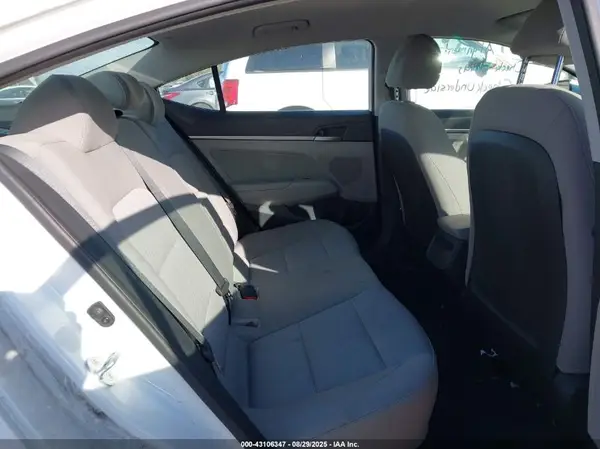 5NPD84LF2HH108443 2017 HYUNDAI ELANTRA - Image 8