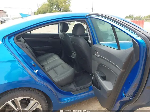 5NPD84LF2HH132158 2017 HYUNDAI ELANTRA - Image 8