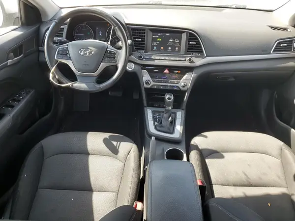 5NPD84LF2HH140213 2017 HYUNDAI ELANTRA - Image 8