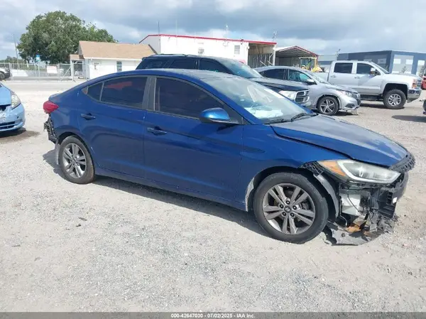 5NPD84LF2HH142463 2017 HYUNDAI ELANTRA - Image 1