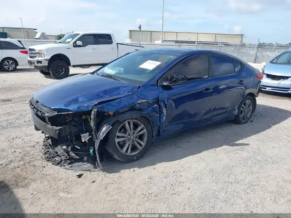 5NPD84LF2HH142463 2017 HYUNDAI ELANTRA - Image 2