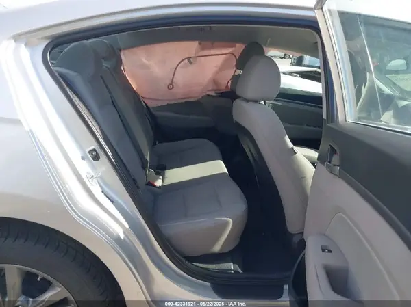 5NPD84LF2HH154662 2017 HYUNDAI ELANTRA - Image 8