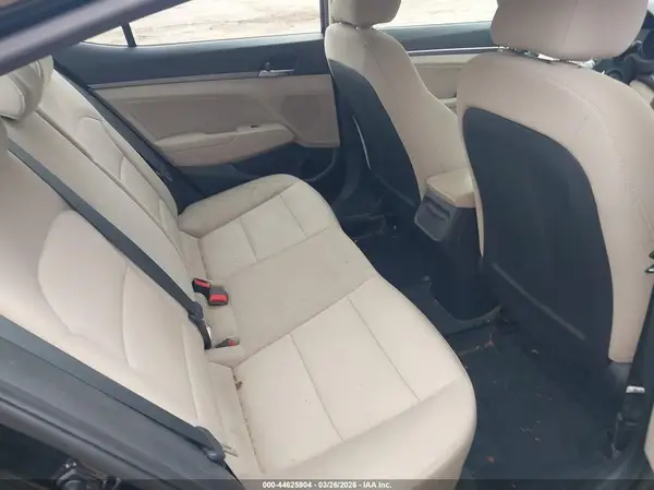 5NPD84LF2HH156802 2017 HYUNDAI ELANTRA - Image 8