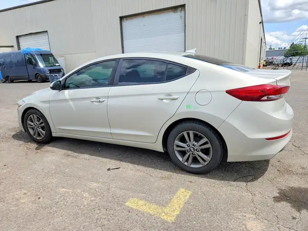 5NPD84LF2HH158193 2017 HYUNDAI ELANTRA - Image 2