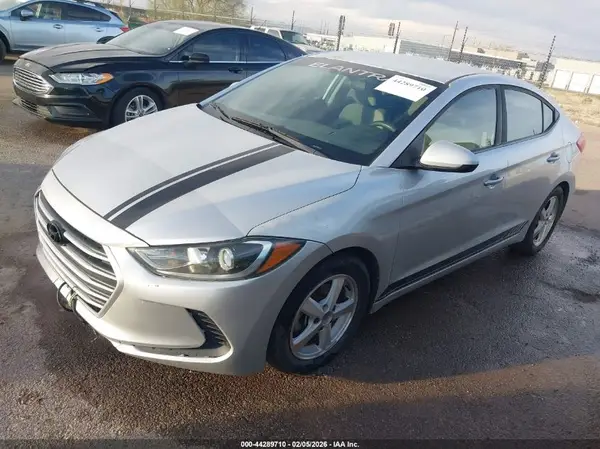 5NPD84LF2HH158467 2017 HYUNDAI ELANTRA - Image 2