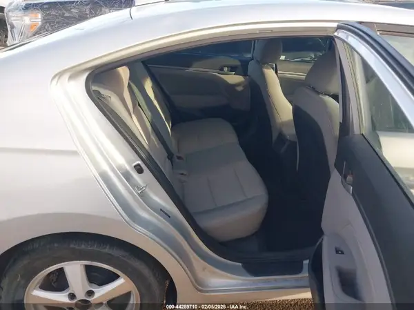 5NPD84LF2HH158467 2017 HYUNDAI ELANTRA - Image 8