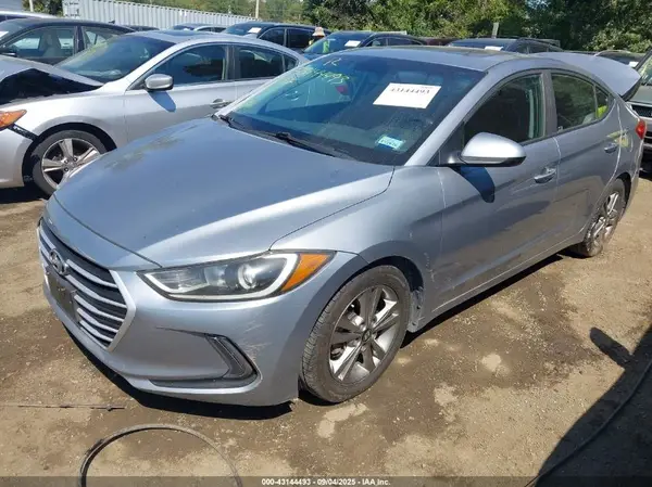 5NPD84LF2HH164589 2017 HYUNDAI ELANTRA - Image 2