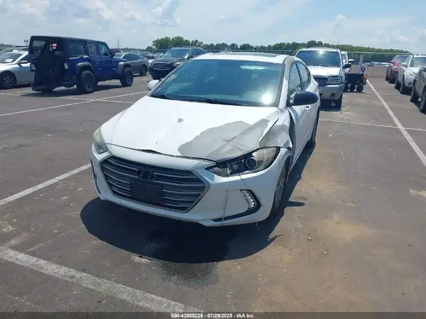 5NPD84LF2HH172076 2017 HYUNDAI ELANTRA - Image 2