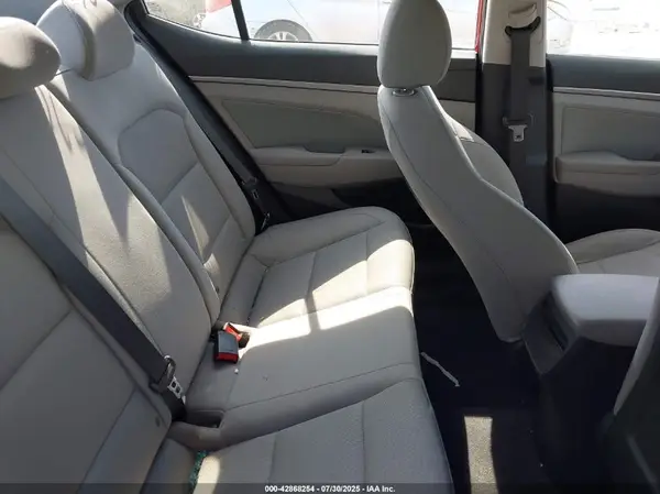 5NPD84LF2HH174068 2017 HYUNDAI ELANTRA - Image 8