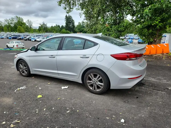 5NPD84LF2HH180288 2017 HYUNDAI ELANTRA - Image 2