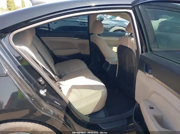 5NPD84LF2HH180792 2017 HYUNDAI ELANTRA - Image 8