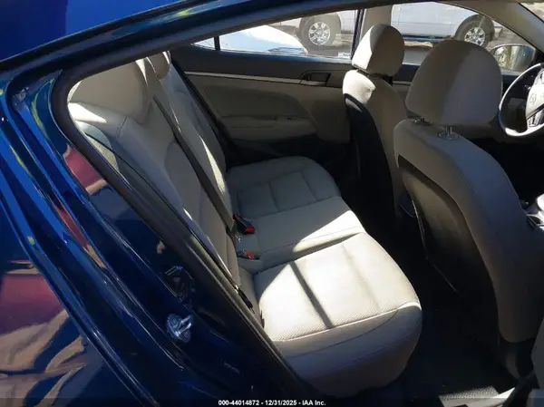 5NPD84LF2HH180887 2017 HYUNDAI ELANTRA - Image 8