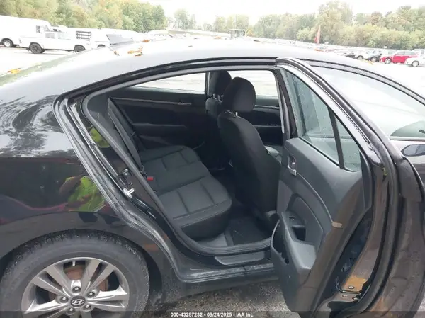 5NPD84LF2HH182624 2017 HYUNDAI ELANTRA - Image 8