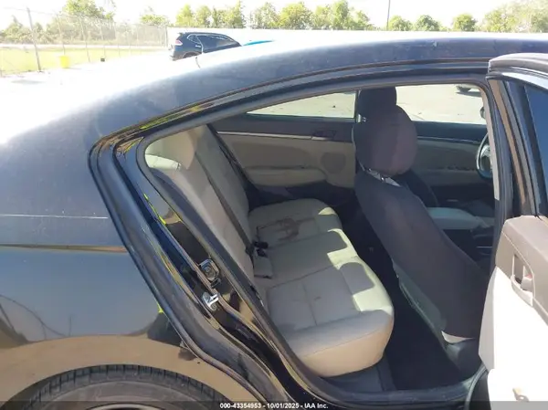 5NPD84LF2HH187242 2017 HYUNDAI ELANTRA - Image 8