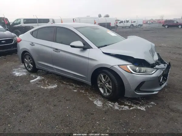 5NPD84LF2HH193493 2017 HYUNDAI ELANTRA - Image 1